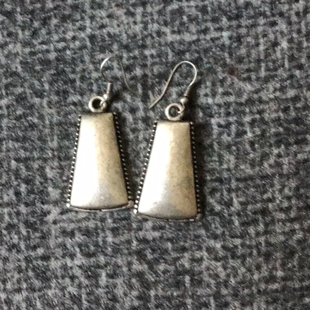 Ladies silver tone fashion earrings
